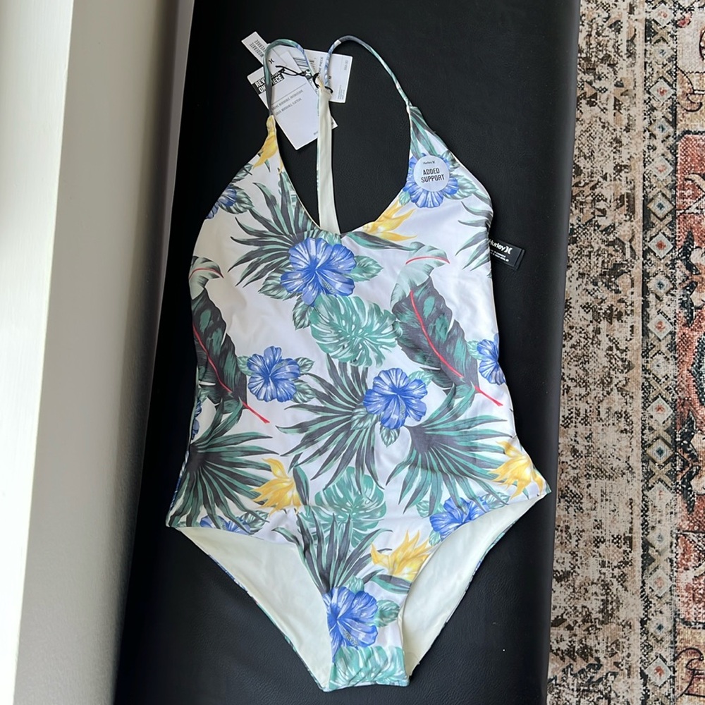 Hurley women’s one piece swim size M
